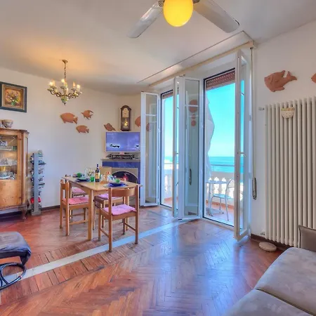 Apartment La Vie Enchanting Sea View - Happy Alassio